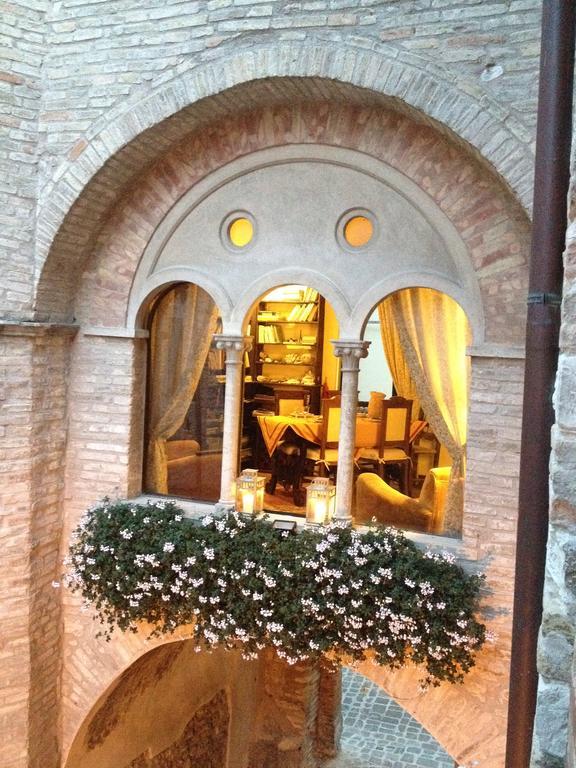 Palazzetto Bentivoglio Villa Sassoferrato Bagian luar foto