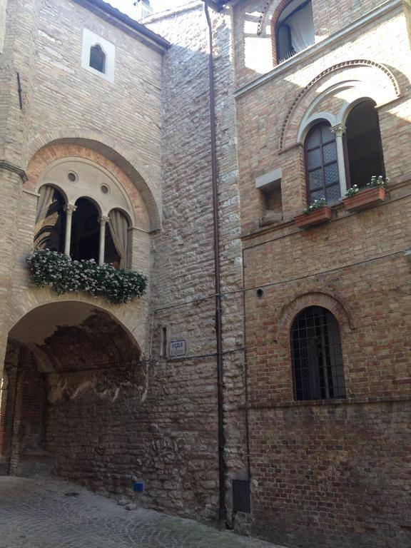 Palazzetto Bentivoglio Villa Sassoferrato Bagian luar foto