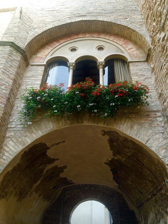 Palazzetto Bentivoglio Villa Sassoferrato Bagian luar foto