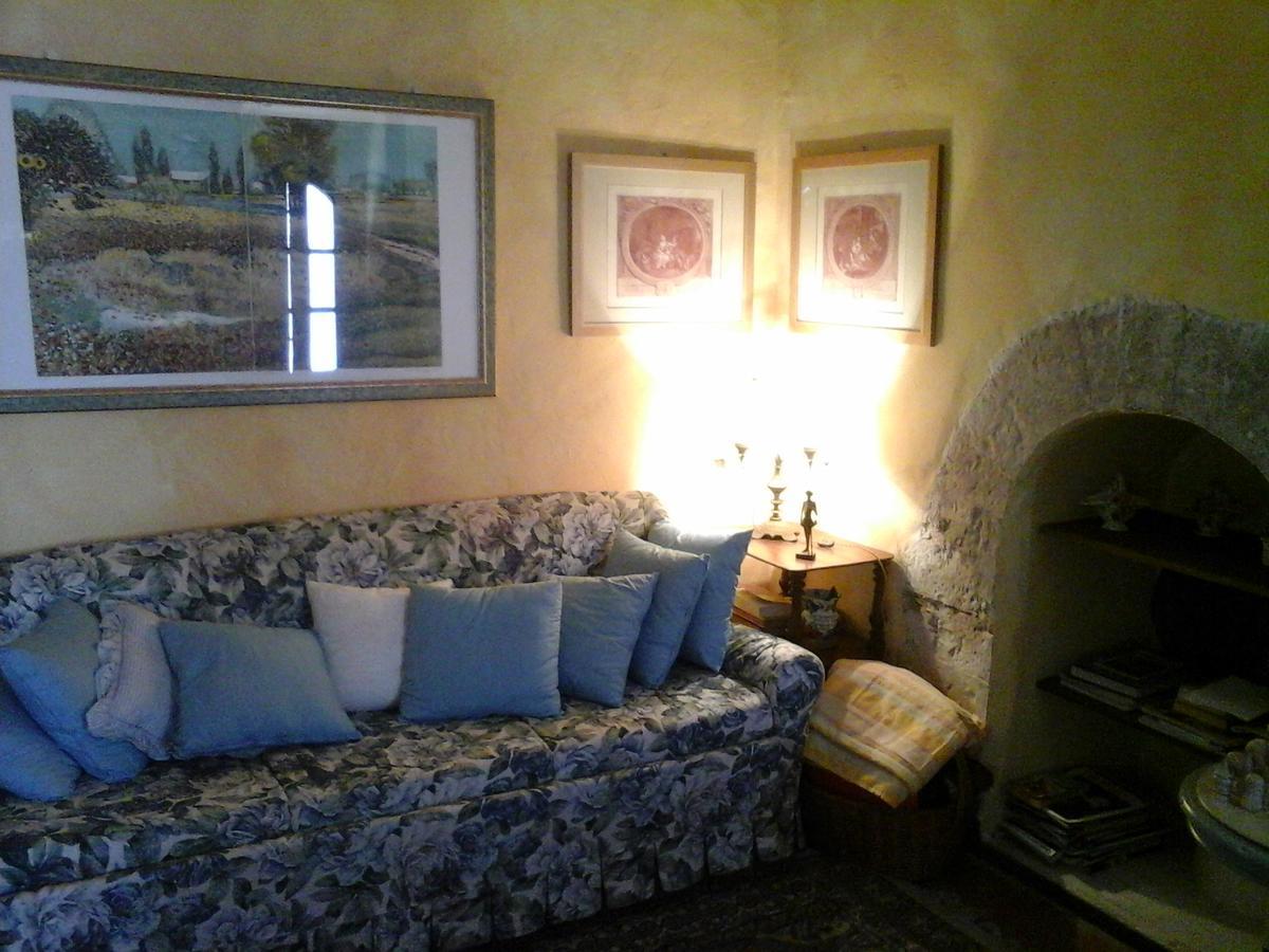Palazzetto Bentivoglio Villa Sassoferrato Bagian luar foto
